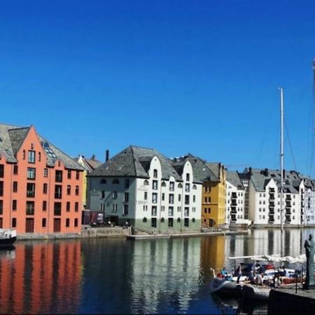 Free Parking Space, 2 Bed Room, Short Walk To Brosundet Ålesund Exteriör bild