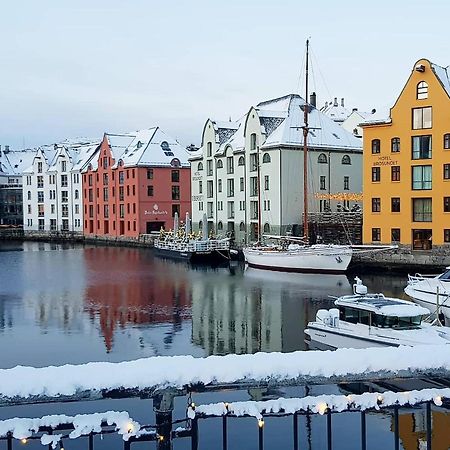 Free Parking Space, 2 Bed Room, Short Walk To Brosundet Ålesund Exteriör bild