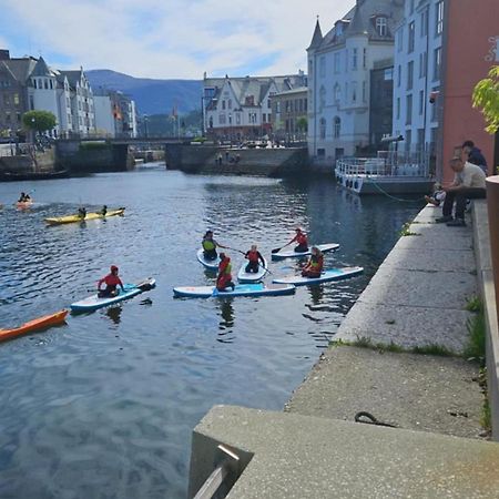 Free Parking Space, 2 Bed Room, Short Walk To Brosundet Ålesund Exteriör bild