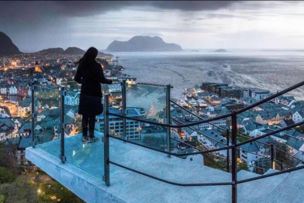 Free Parking Space, 2 Bed Room, Short Walk To Brosundet Ålesund Exteriör bild