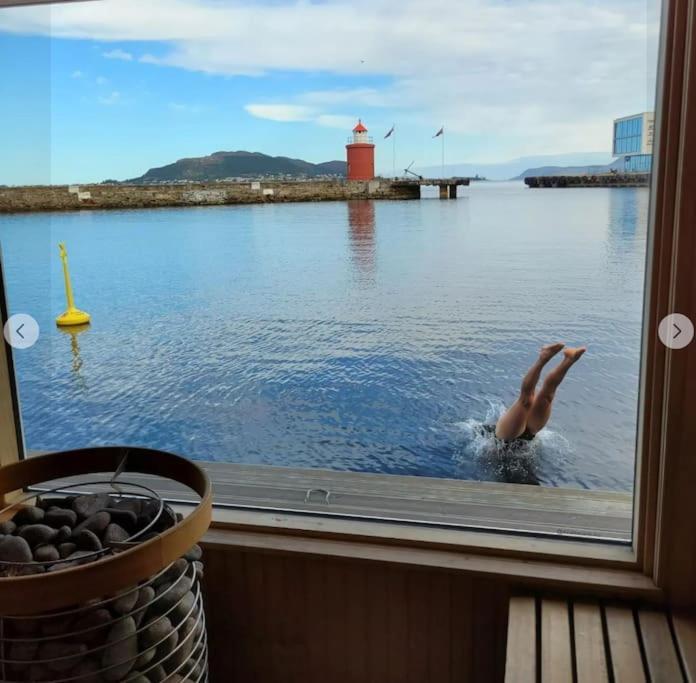Free Parking Space, 2 Bed Room, Short Walk To Brosundet Ålesund Exteriör bild