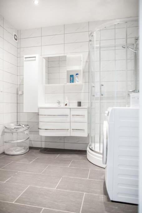 Free Parking Space, 2 Bed Room, Short Walk To Brosundet Ålesund Exteriör bild